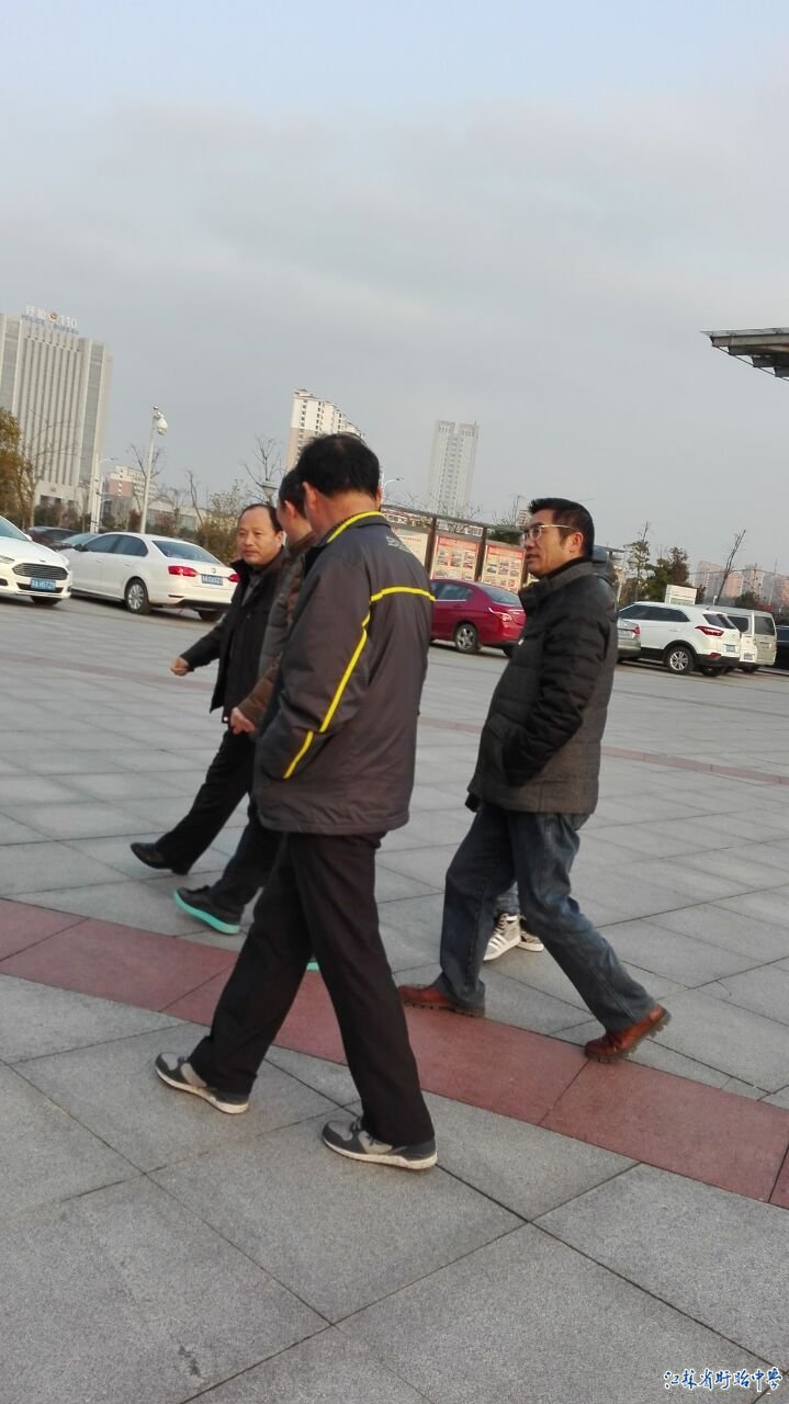 縣安穩(wěn)辦、教育局領(lǐng)導(dǎo)到我校檢查安全工作